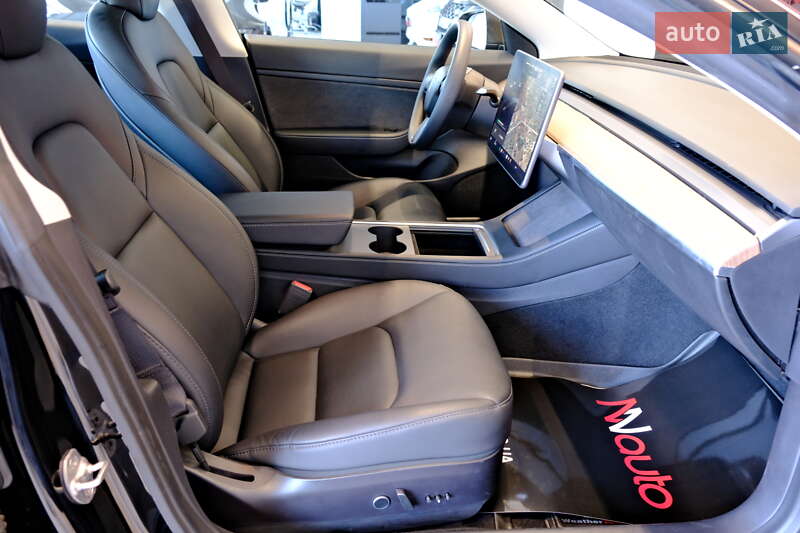 Седан Tesla Model 3 2021 в Одесі