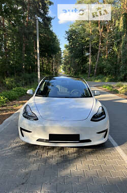Седан Tesla Model 3 2020 в Львове