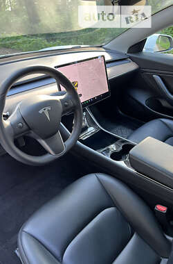 Седан Tesla Model 3 2020 в 