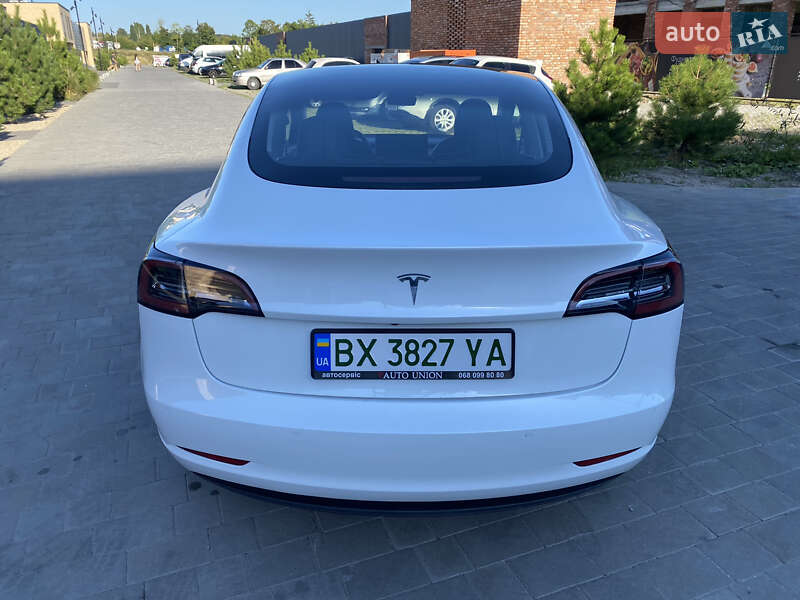 Седан Tesla Model 3 2021 в Хмельницькому