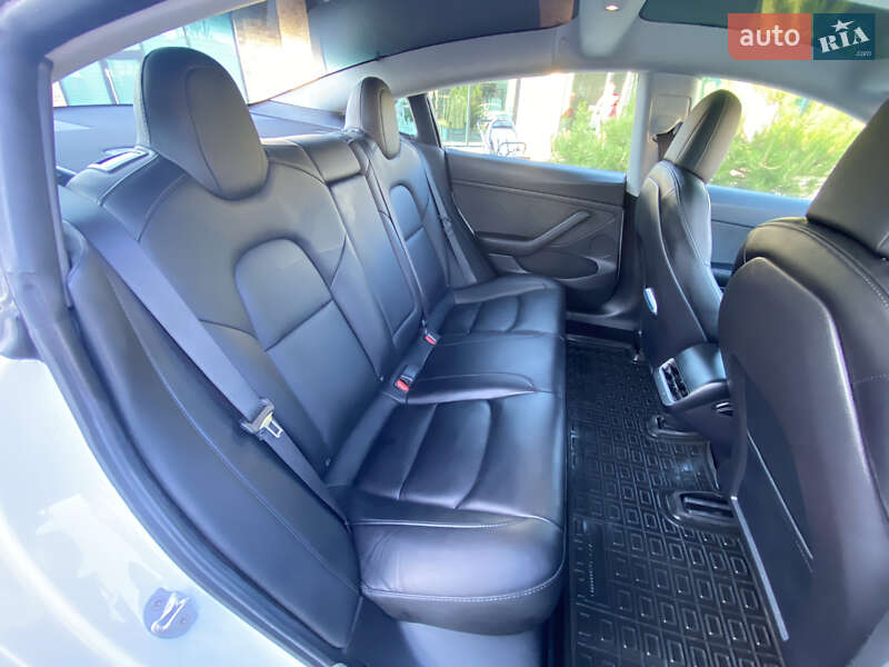 Седан Tesla Model 3 2021 в Хмельницькому