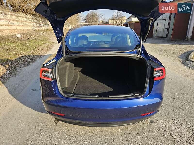 Седан Tesla Model 3 2021 в Запоріжжі