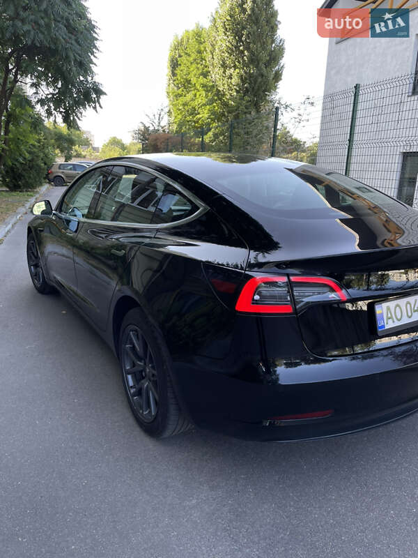 Седан Tesla Model 3 2019 в Києві