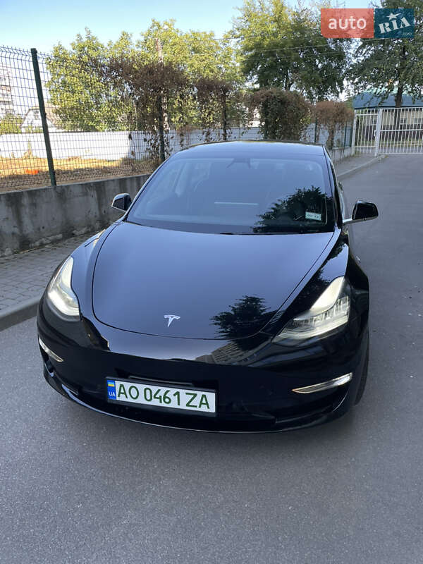Седан Tesla Model 3 2019 в Києві