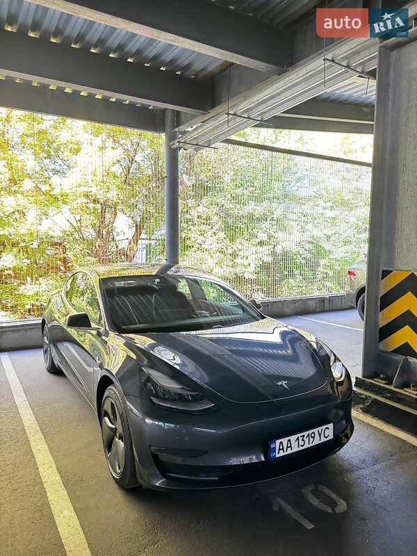 Седан Tesla Model 3 2019 в Киеве