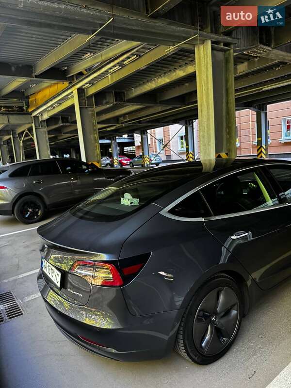 Седан Tesla Model 3 2019 в Киеве