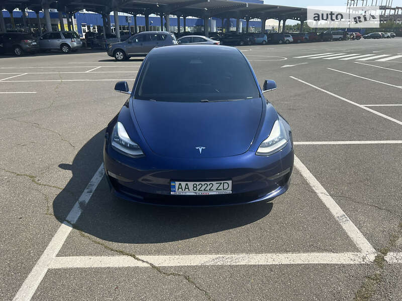 Седан Tesla Model 3 2018 в Киеве