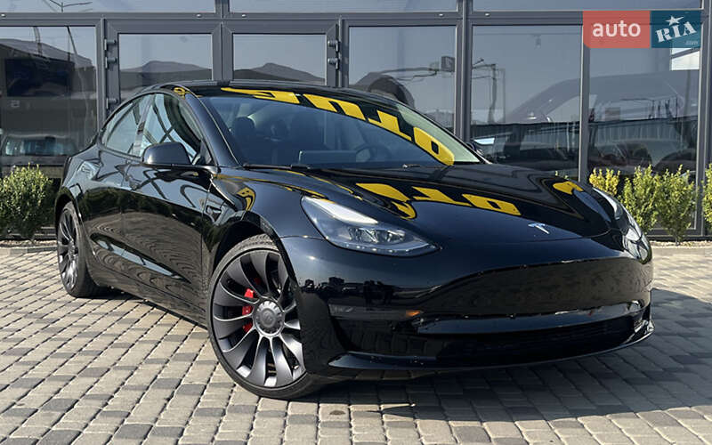 Седан Tesla Model 3 2021 в Мукачевому