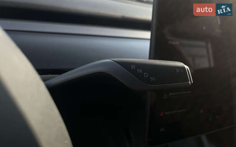 Седан Tesla Model 3 2021 в Мукачевому