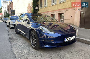 Седан Tesla Model 3 2019 в Киеве