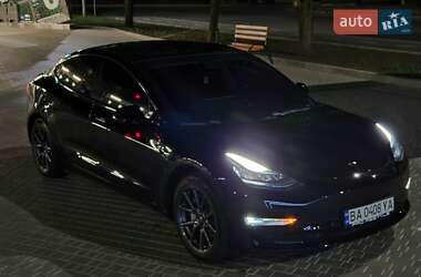Седан Tesla Model 3 2019 в 