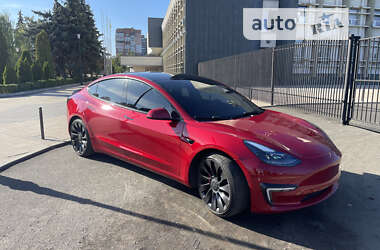 Седан Tesla Model 3 2021 в Черкасах