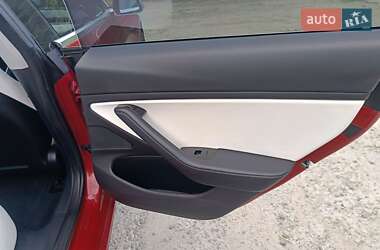 Седан Tesla Model 3 2018 в 