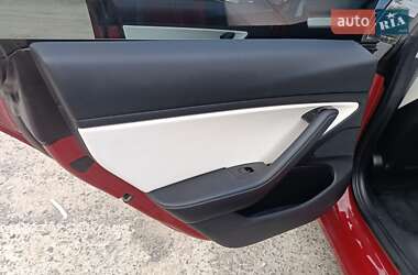 Седан Tesla Model 3 2018 в 