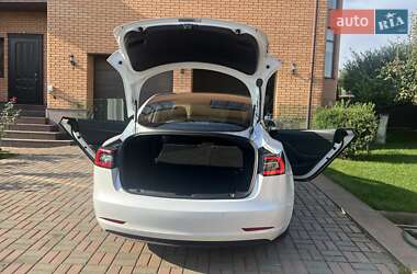 Седан Tesla Model 3 2020 в Киеве