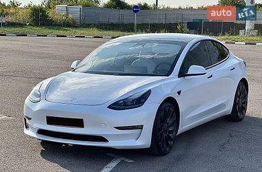 Седан Tesla Model 3 2022 в Ровно