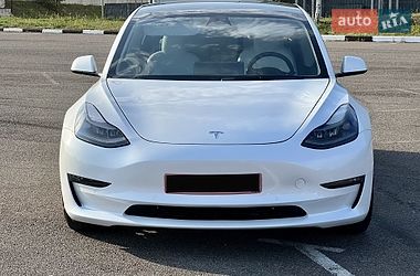 Седан Tesla Model 3 2022 в Ровно
