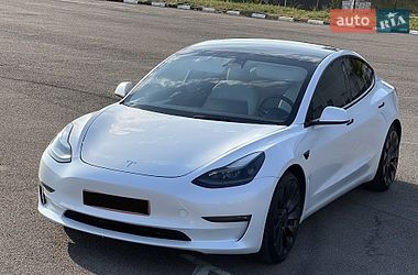 Седан Tesla Model 3 2022 в Ровно