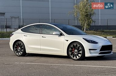 Седан Tesla Model 3 2022 в Ровно