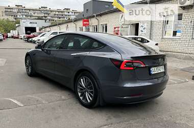 Седан Tesla Model 3 2021 в Киеве