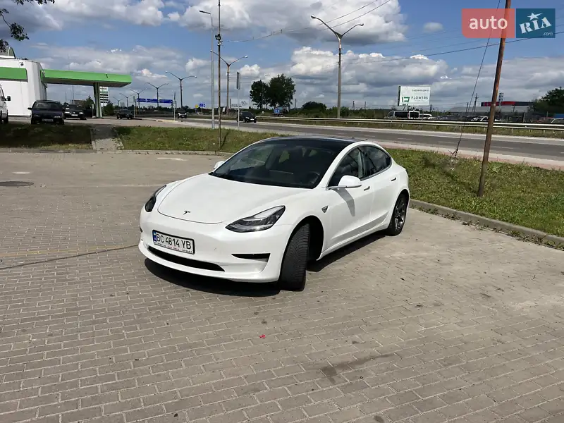 Седан Tesla Model 3 2019 в 