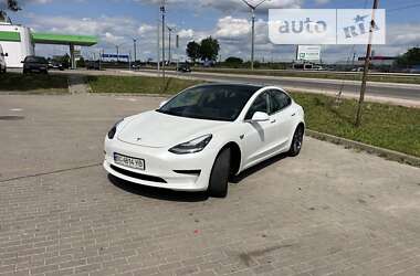 Седан Tesla Model 3 2019 в Пустомитах