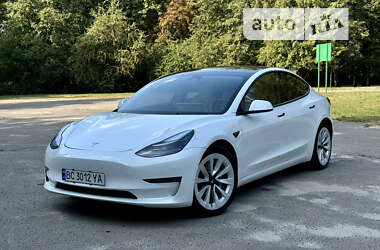 Седан Tesla Model 3 2022 в 