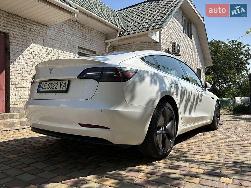 Седан Tesla Model 3 2018 в Кривому Розі