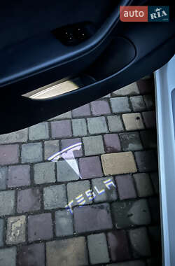 Седан Tesla Model 3 2018 в 