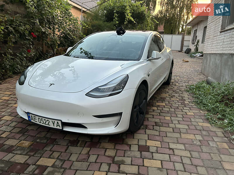 Седан Tesla Model 3 2018 в Кривом Роге