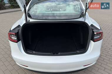 Седан Tesla Model 3 2023 в Житомирі