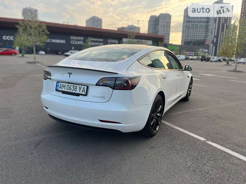 Внедорожник / Кроссовер Tesla Model 3 2020 в Киеве