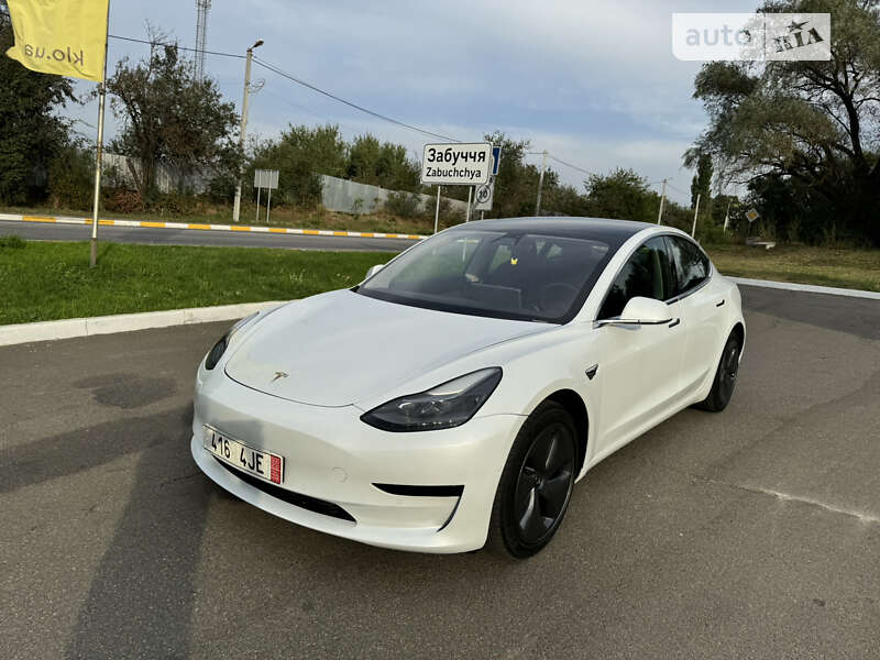 Tesla Model 3 2021