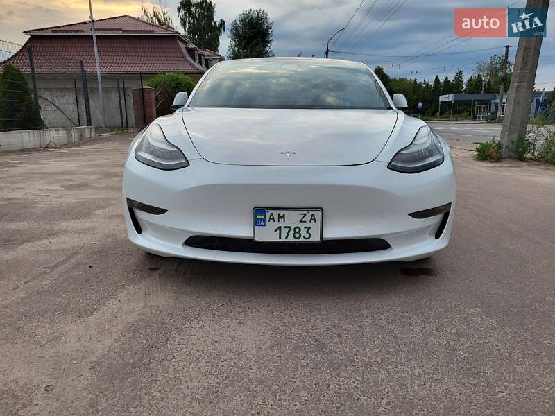 Tesla Model 3 2020
