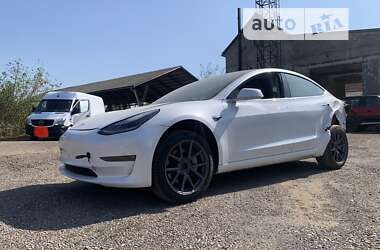 Седан Tesla Model 3 2020 в Хусте