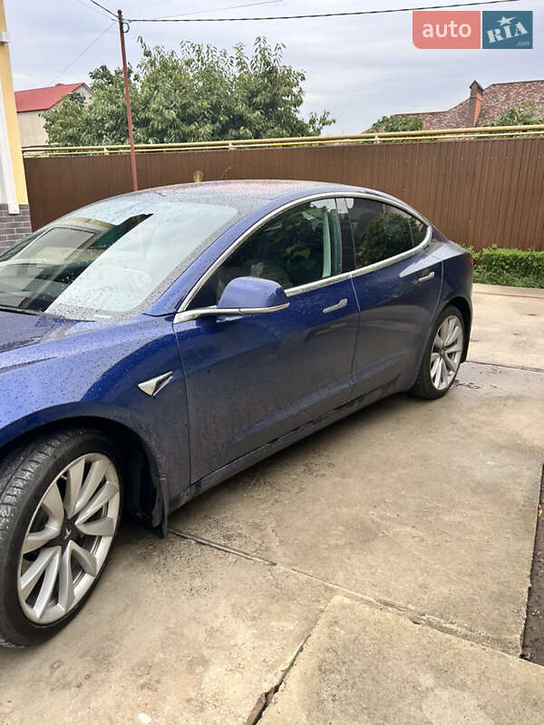 Седан Tesla Model 3 2018 в Одесі