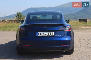 Седан Tesla Model 3 2022 в Львове