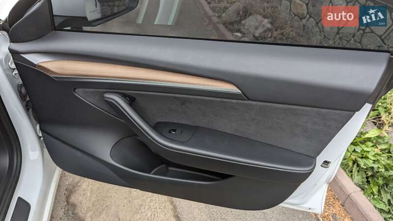 Седан Tesla Model 3 2021 в Вінниці