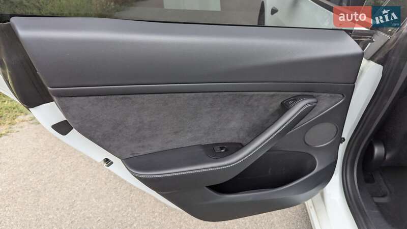 Седан Tesla Model 3 2021 в Вінниці