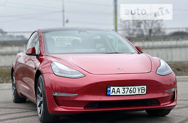 Седан Tesla Model 3 2022 в Киеве