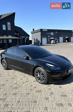 Седан Tesla Model 3 2021 в 