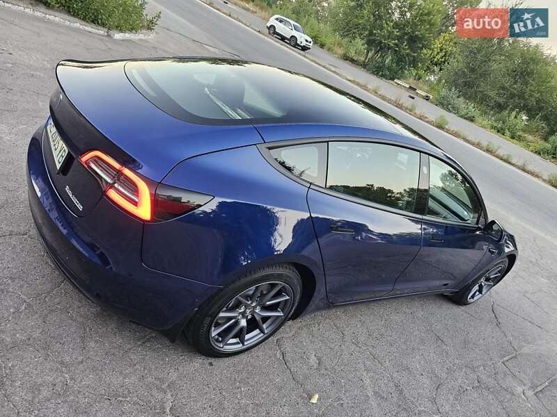 Седан Tesla Model 3 2022 в Днепре