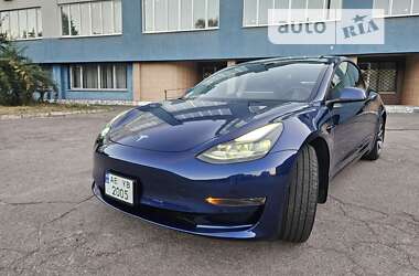 Седан Tesla Model 3 2022 в Дніпрі