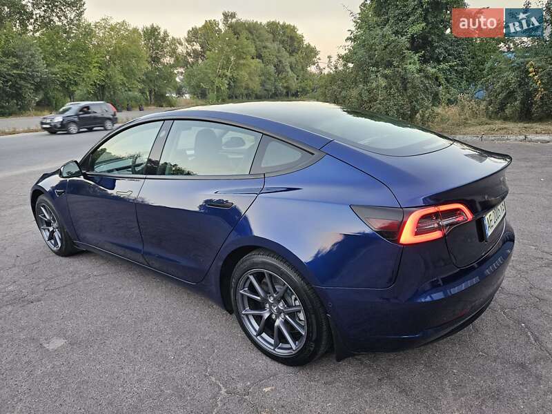 Седан Tesla Model 3 2022 в Днепре