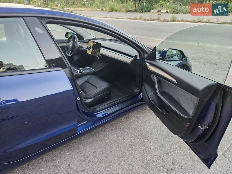 Седан Tesla Model 3 2022 в Днепре