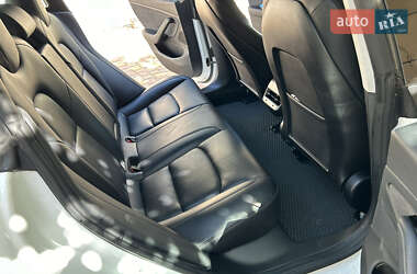 Седан Tesla Model 3 2018 в 