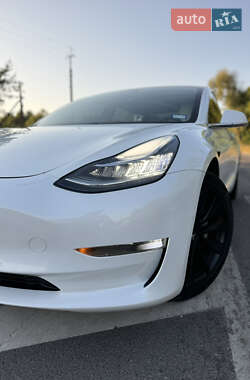 Седан Tesla Model 3 2019 в 