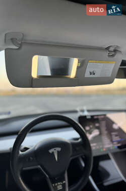 Седан Tesla Model 3 2019 в 