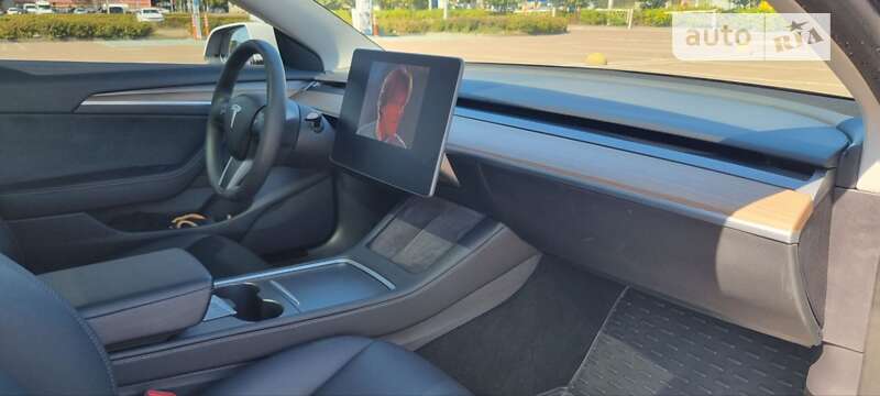 Седан Tesla Model 3 2023 в Житомирі