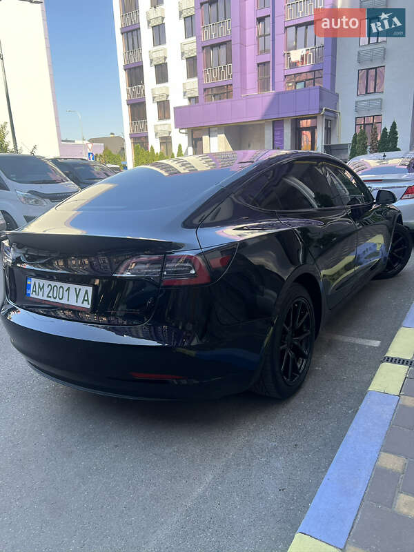 Седан Tesla Model 3 2019 в Києві